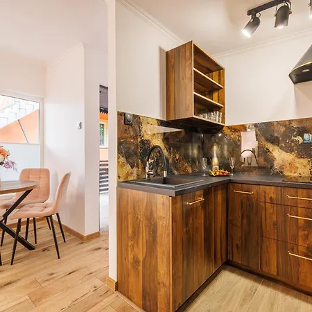 Dom Gościnny Marta - Pokoje, Apartamenty, Krynica Morska