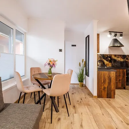 Privat bolig Marta - Pokoje, Apartamenty, *