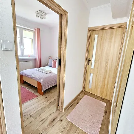 Goscinne Marta - Pokoje, Apartamenty, *